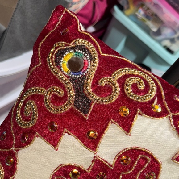 Elegant Red and White Embroidered Cushion - Picture 8 of 12